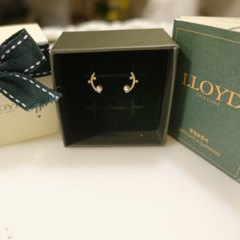 14K pearl earrings NWT